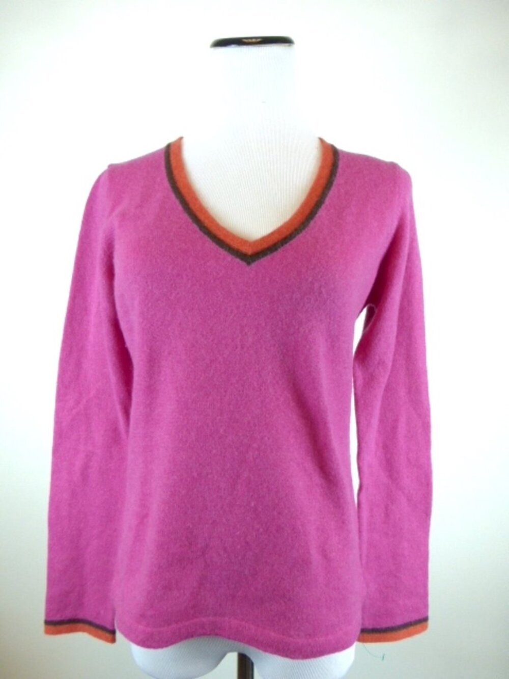 Griffen v neck 100% cashmere pink v neck sweater accent stripe top M